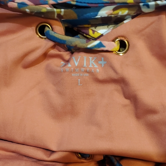 Tavik Monohan one piece - Picture 10 of 14